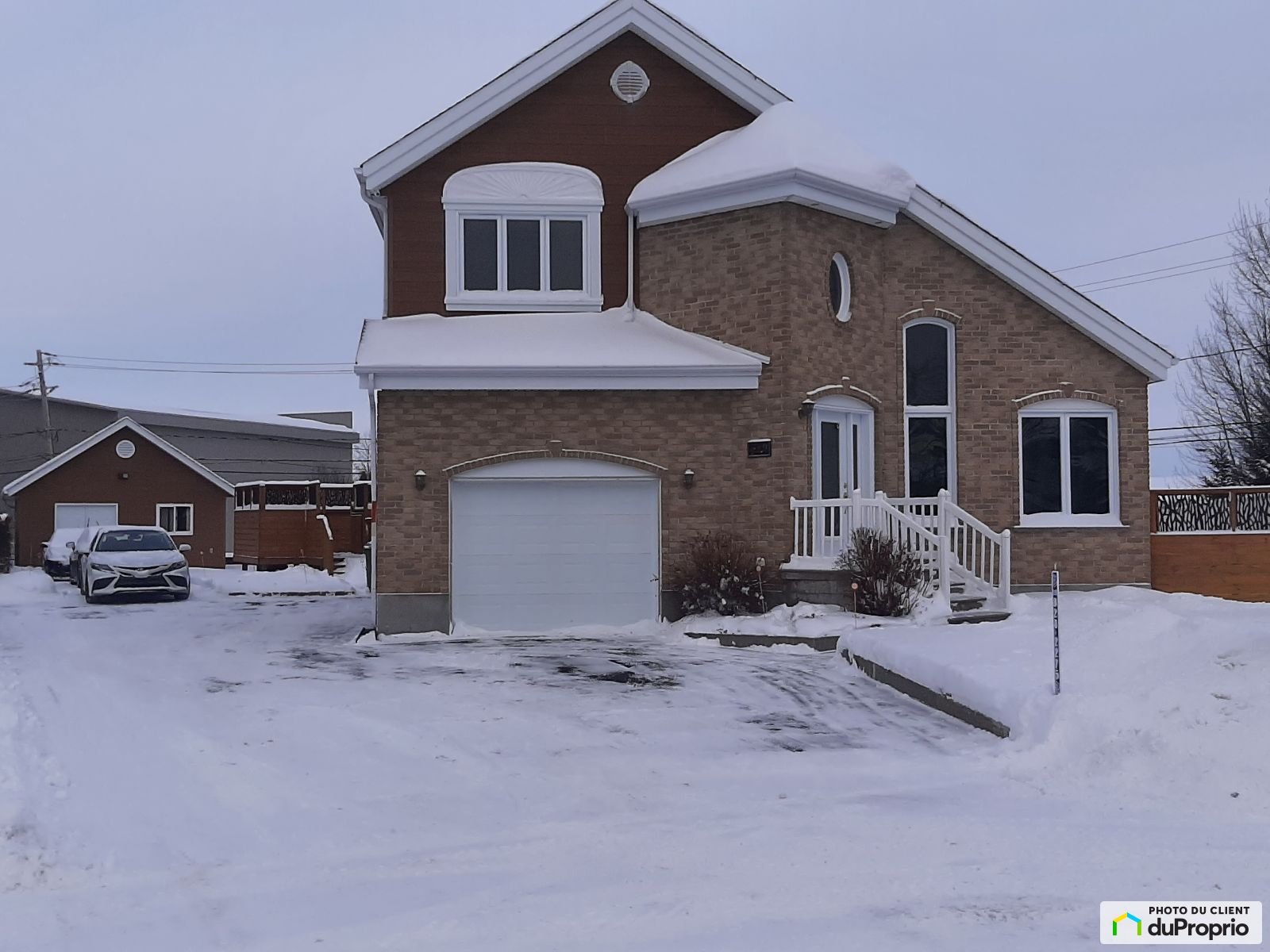 Maison à un étage et demi à vendre Vald'Or 4 chambres 2 salles de bain