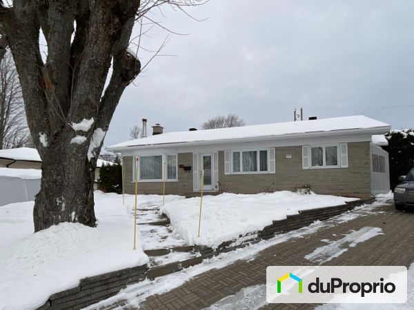 Winter Front - 6870 rue du Luberon, Charlesbourg for sale