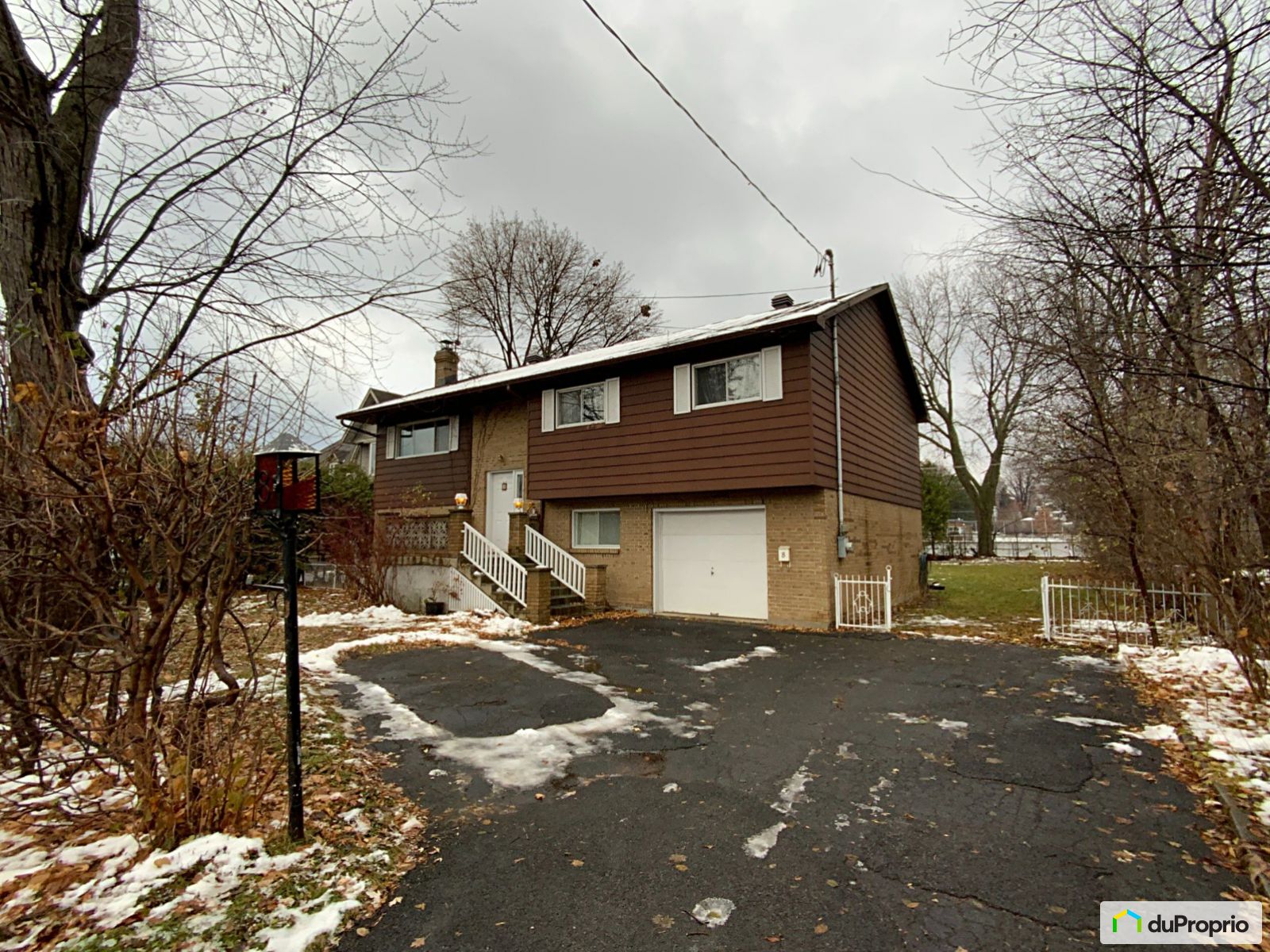 2 Storey for sale PointeClaire 4 bedrooms 3 bathrooms 1026179