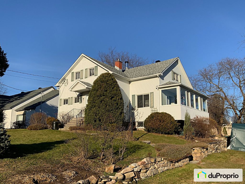 Maisons à vendre, Oka