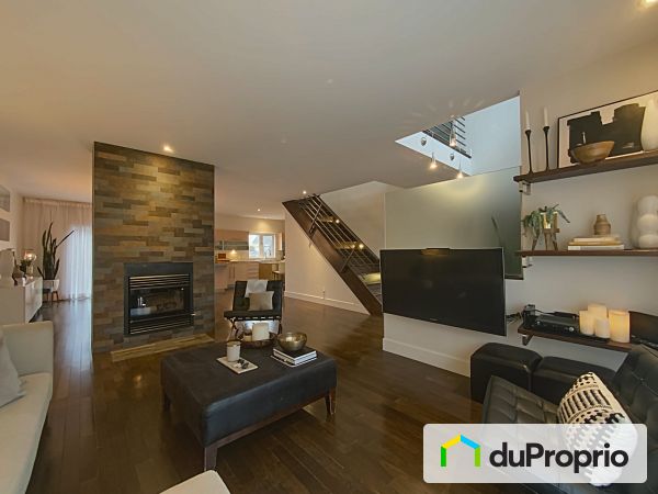 Salon - 49, rue Léo-Ayotte, ND-De-L'Ile-Perrot à vendre