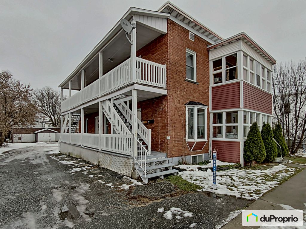 Multiplex à vendre, Magog