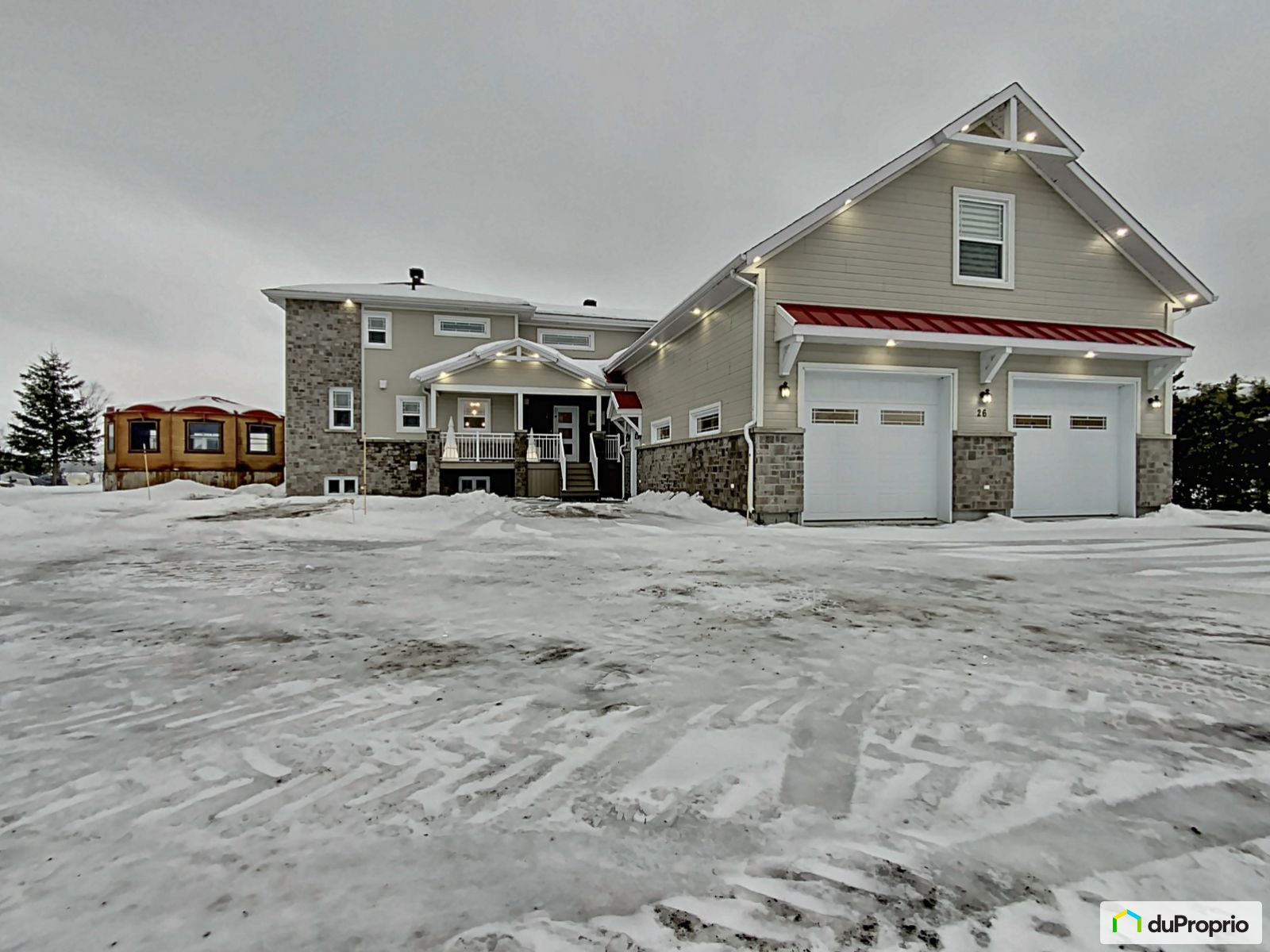 Maison 2 étages à vendre ValBrillant 2 chambres 2 salles de bain 1028339