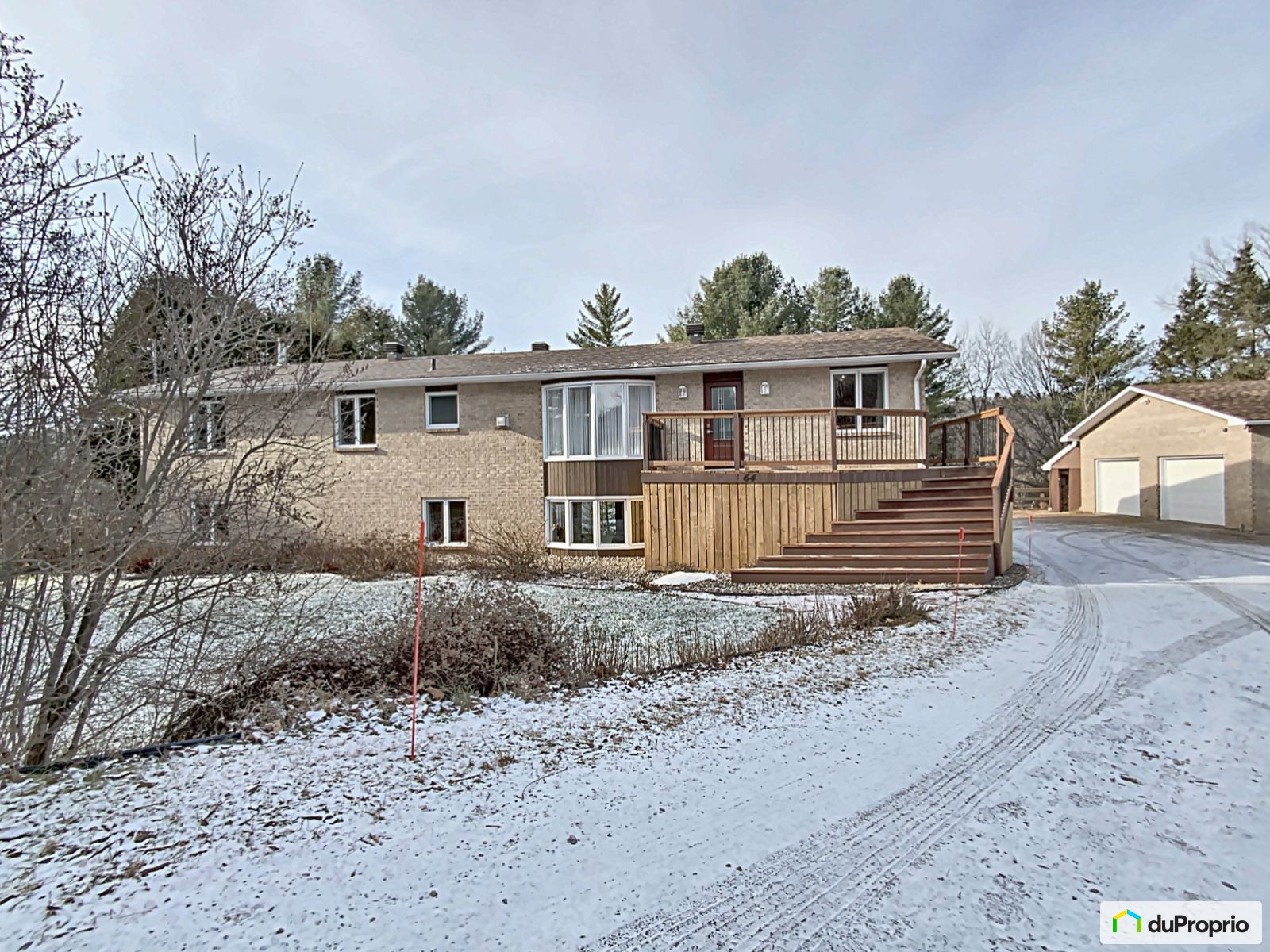 Bungalow à vendre ValDesMonts (StPierredeWakefield) 3 chambres