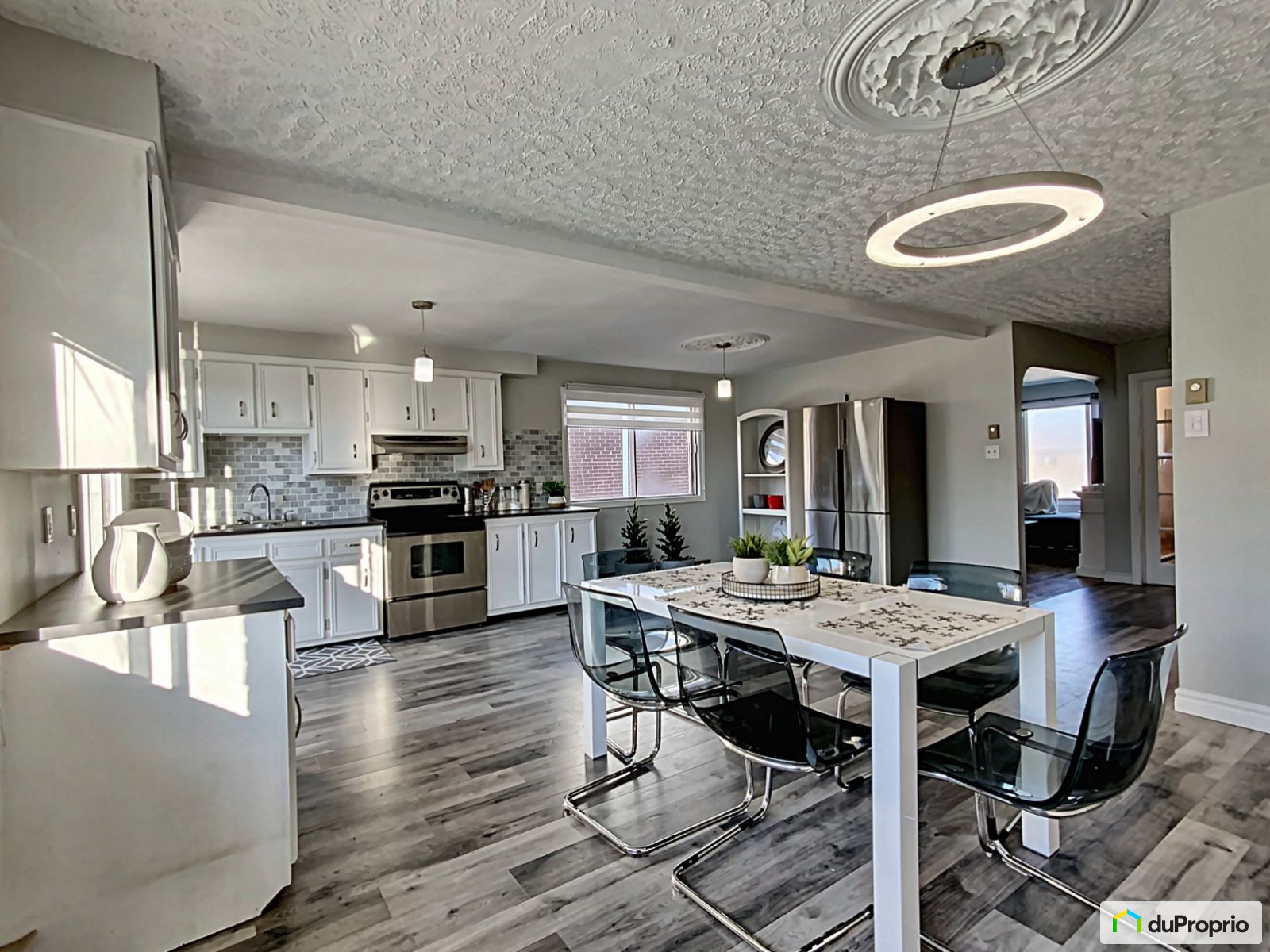 Bungalow for sale Anjou 4 bedrooms 2 bathrooms 1028590