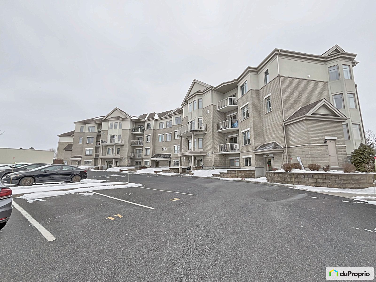 Condominium for sale SteJulie 3 bedrooms 1 bathroom 1028500