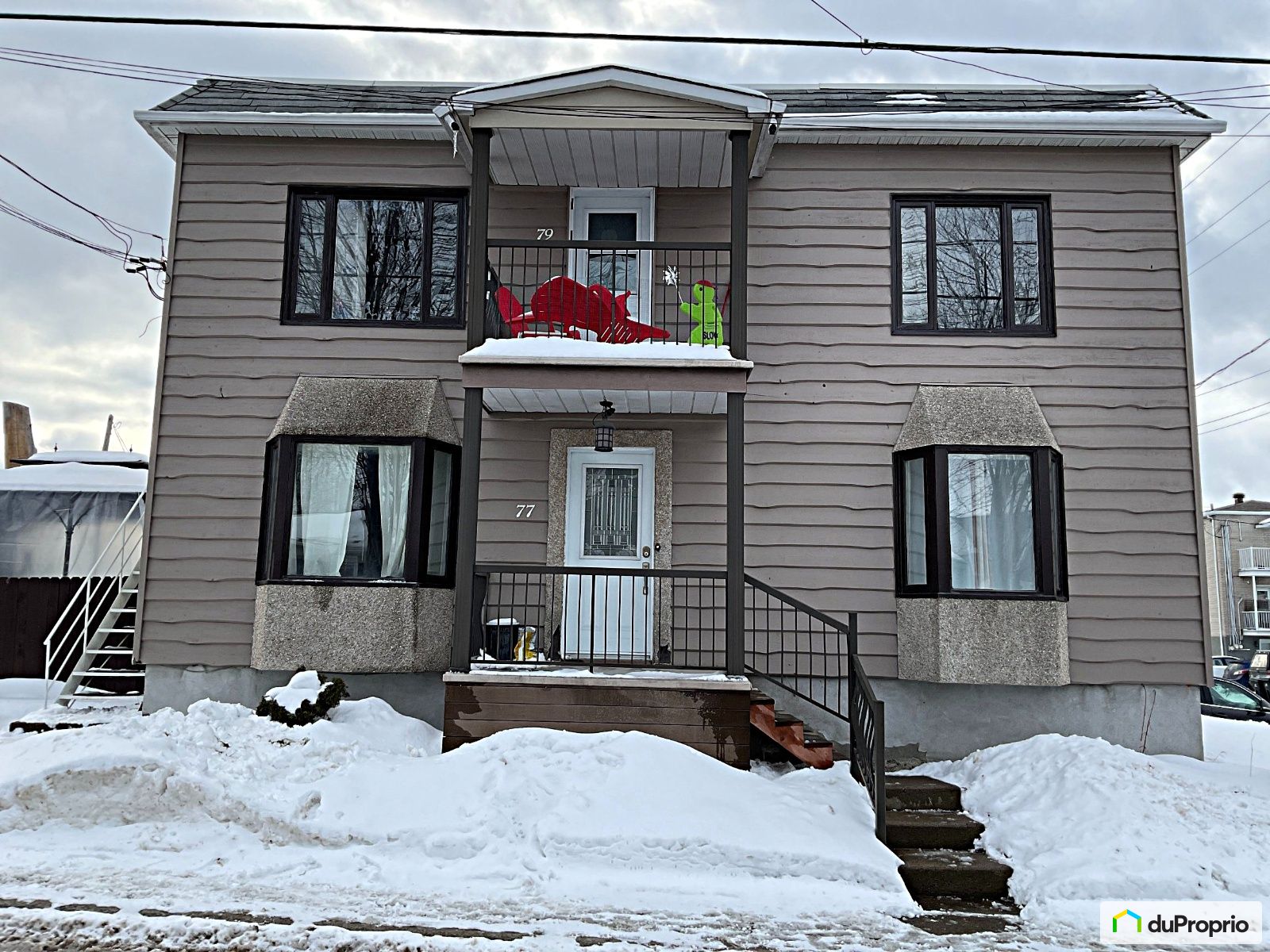 Duplex à vendre SteTherese 6 chambres 3 salles de bain 1028612