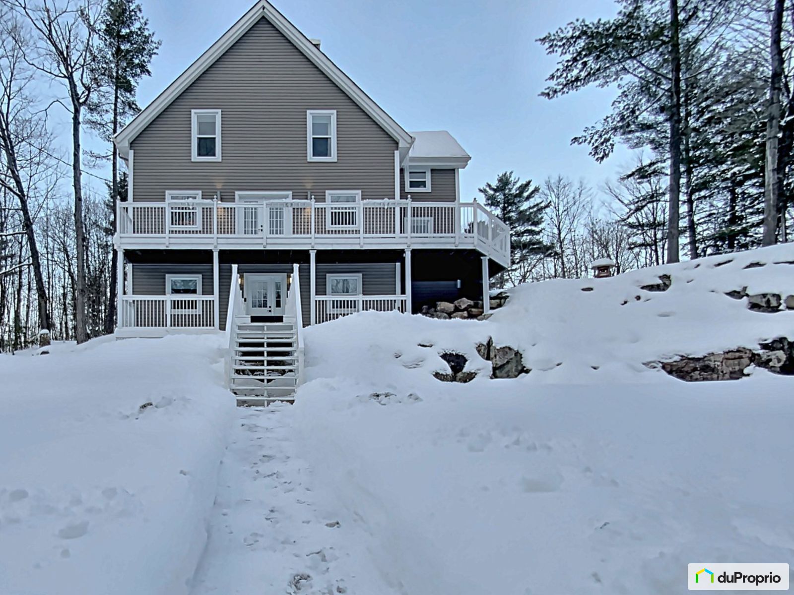 Maison de campagne à vendre ValDesMonts (StPierredeWakefield) 1031414