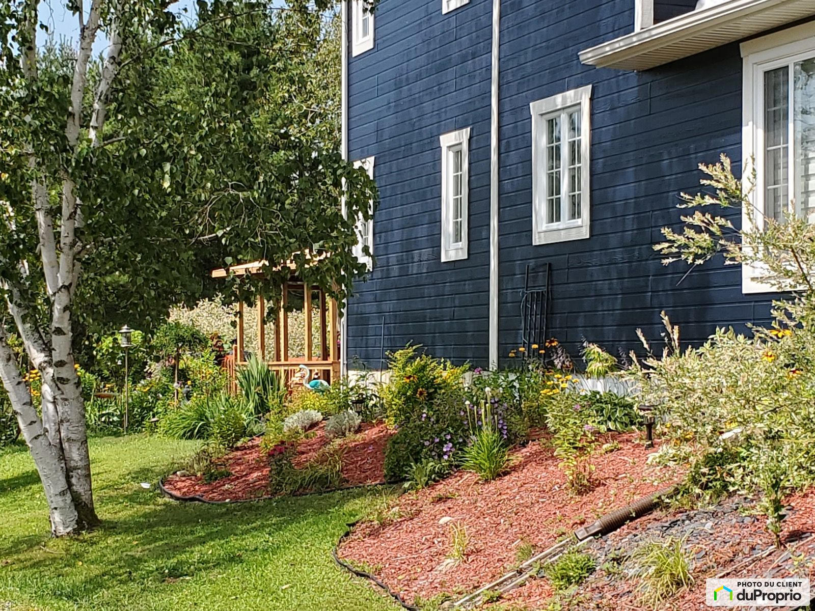 Maison 2 étages à vendre StJeanDeMatha 3 chambres 2 salles de bain