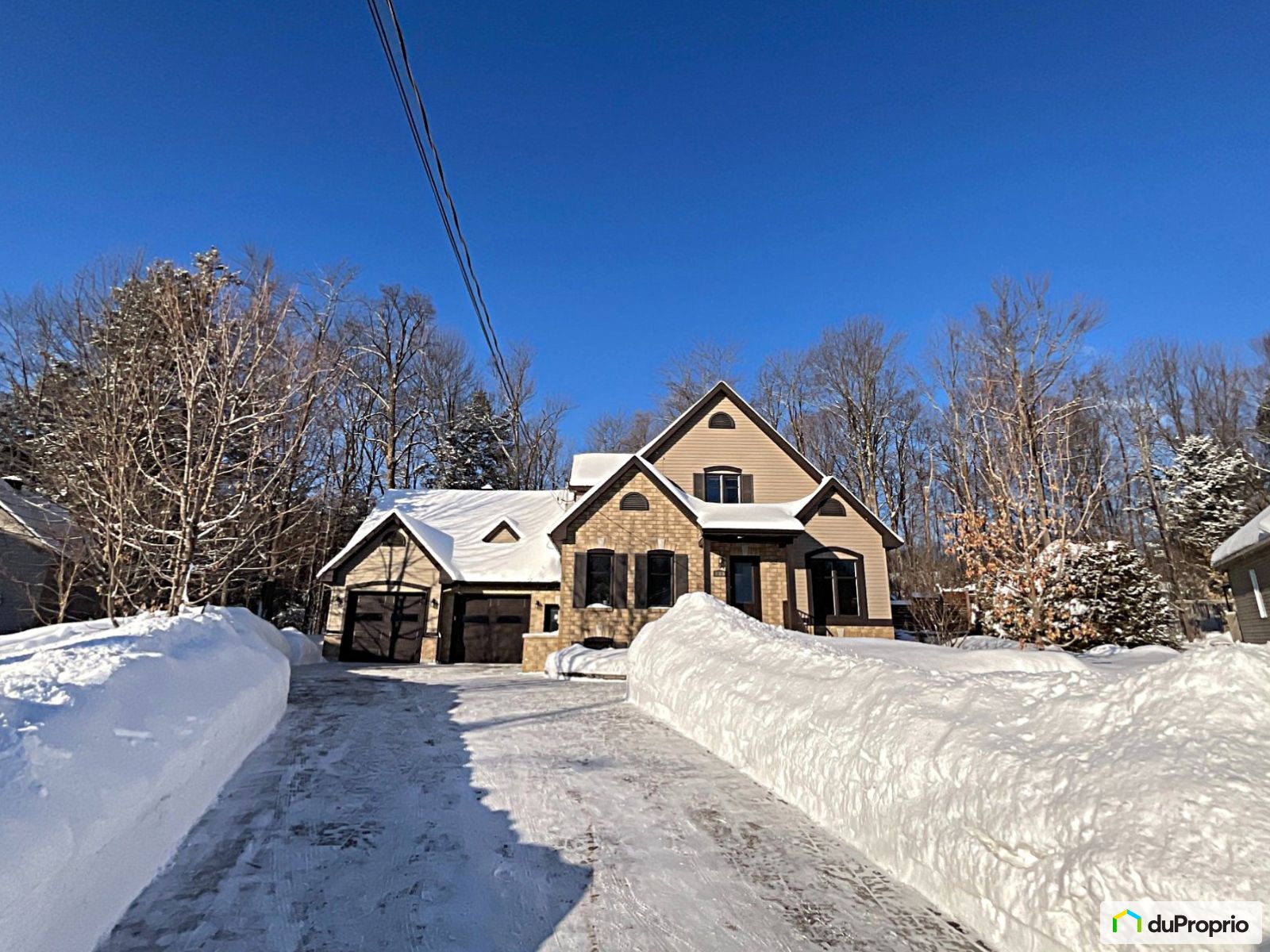 Maison 2 étages à vendre StColomban 4 chambres 2 salles de bain 1033323