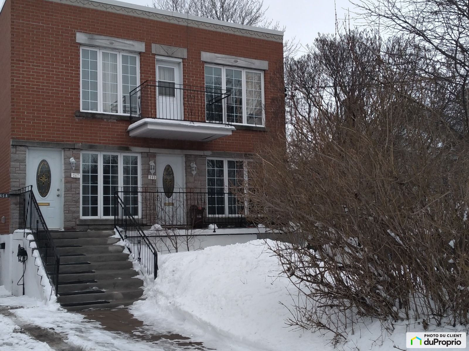 Triplex for sale LaSalle 4 bedrooms 2 bathrooms 1000383