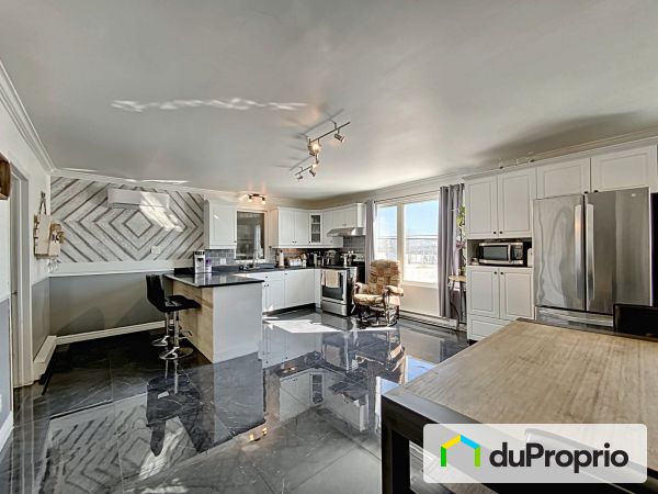 Kitchen - 10747 avenue Royale, Ste-Anne-de-Beaupré for sale