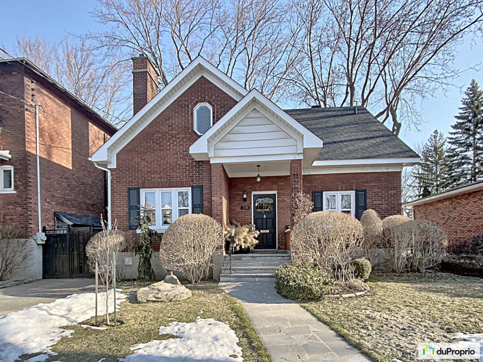 Maison 2 étages à vendre StLambert 3 chambres 2 salles de bain 1037432