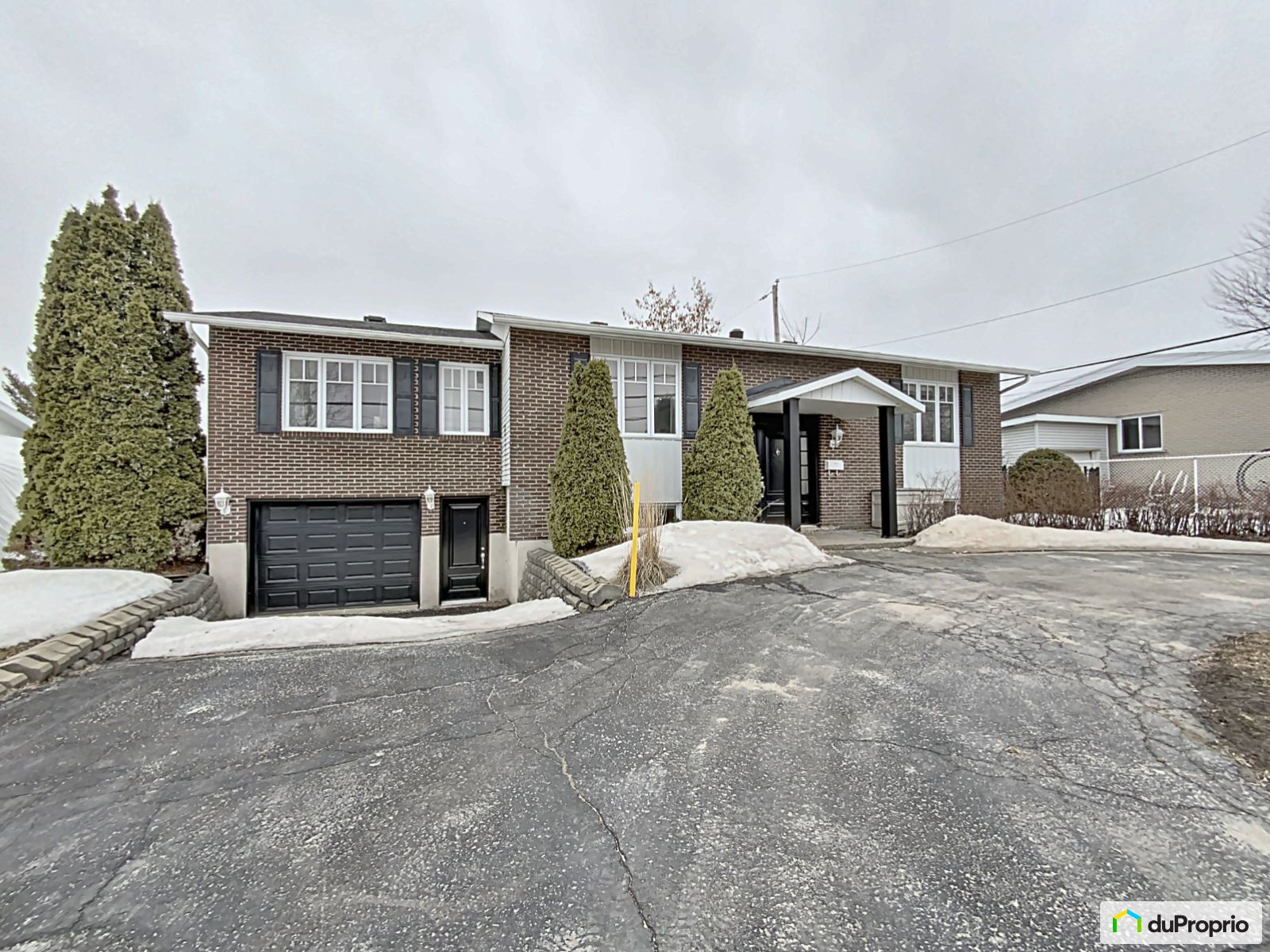 Bungalow à vendre SteDorothée 6 chambres 3 salles de bain 1030047