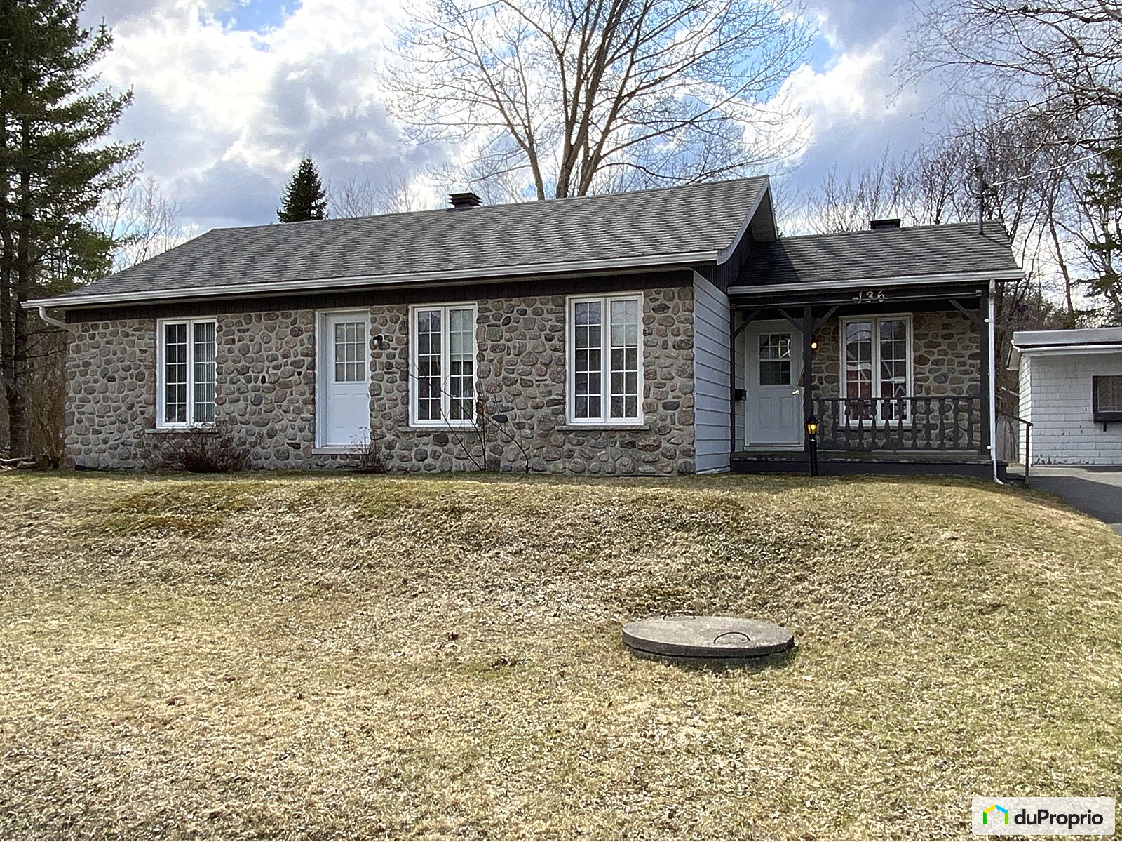 Bungalow à vendre StLambertDeLauzon 3 chambres 1 salle de bain 1030397