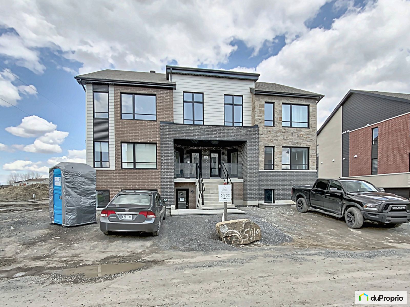 Condo neuf à vendre Brossard 3 chambres 2 salles de bain 1031101