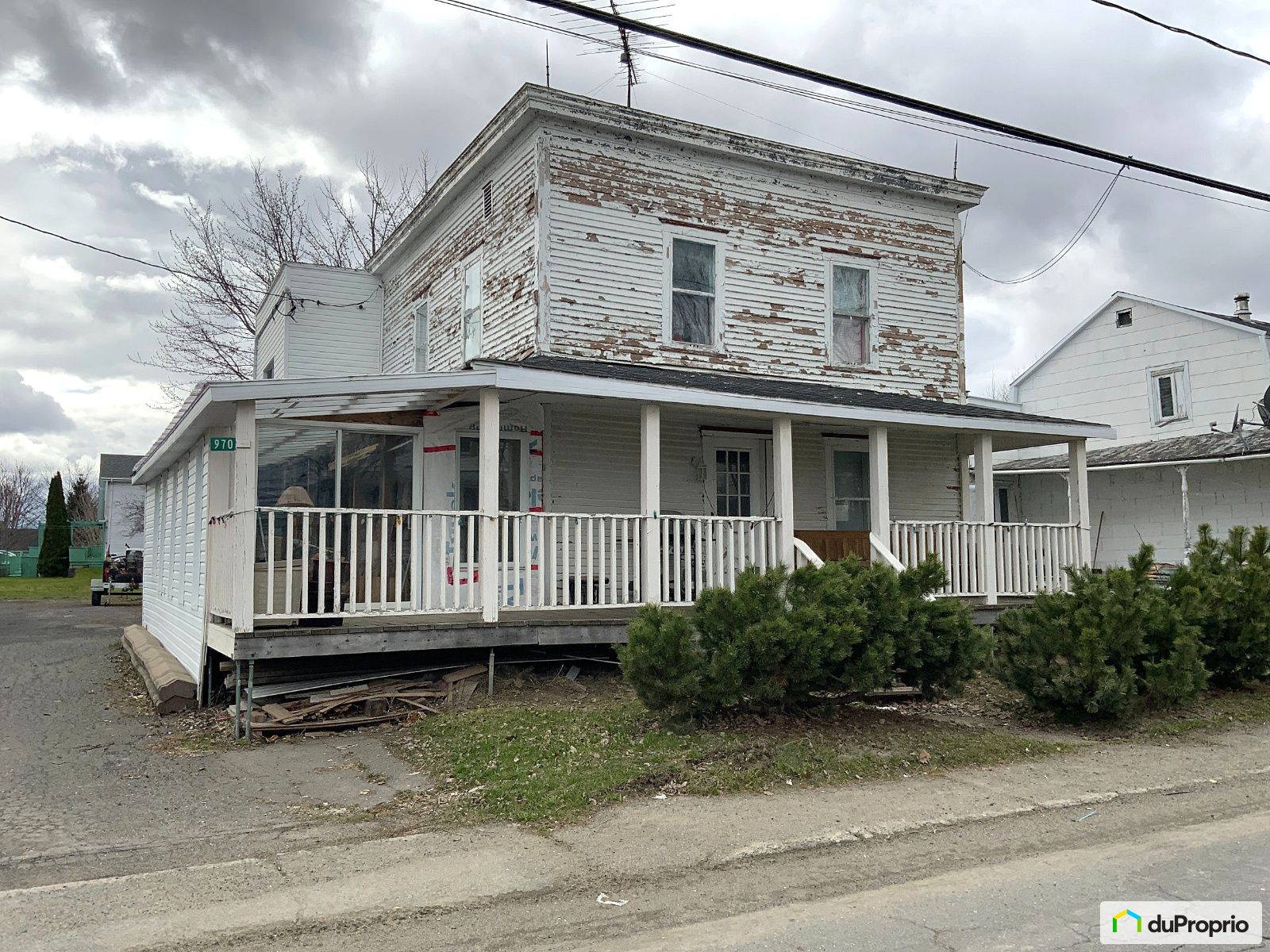 Duplex à vendre StZephirinDeCourval 6 chambres 2 salles de bain 1037040