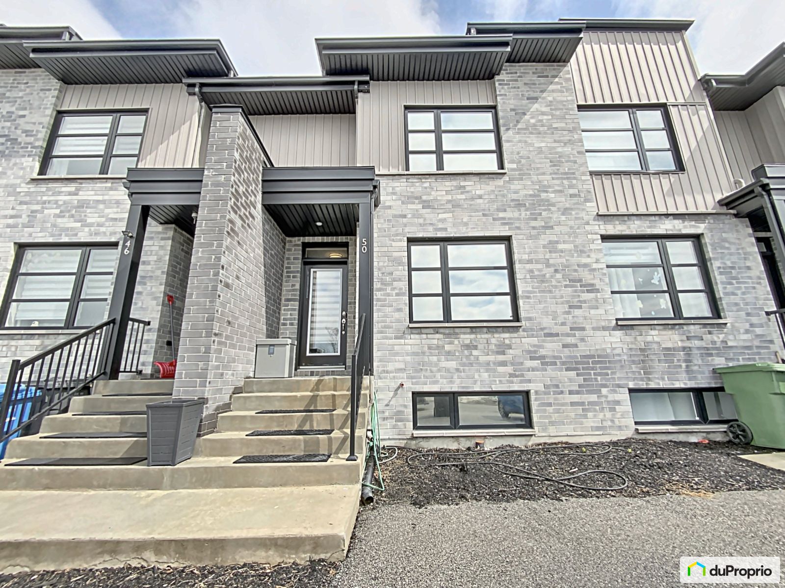 Maison en rangée / de ville à vendre PointedesCascades 2 chambres