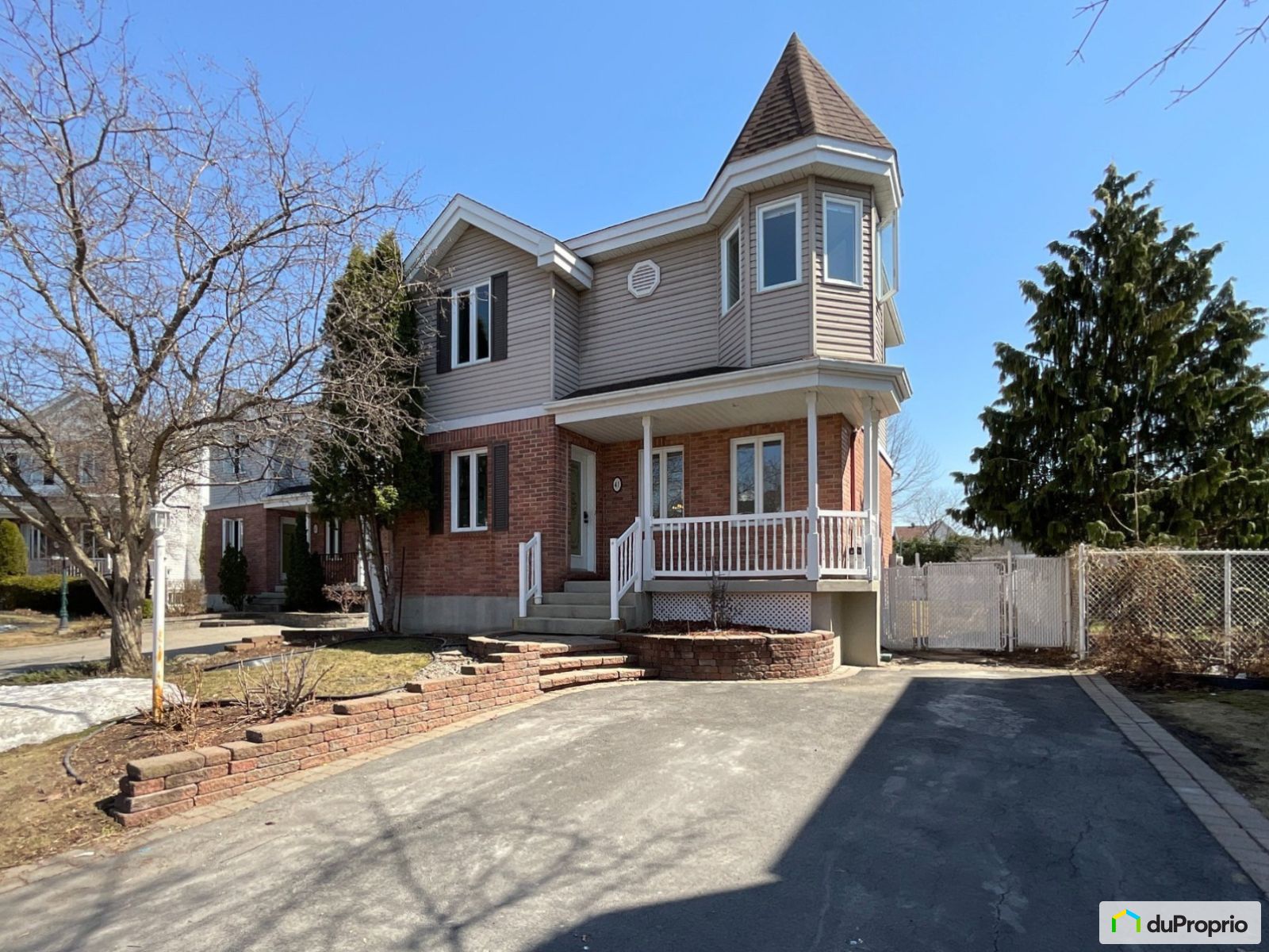Maison 2 étages à vendre SteJulie 3 chambres 1 salle de bain 1039277