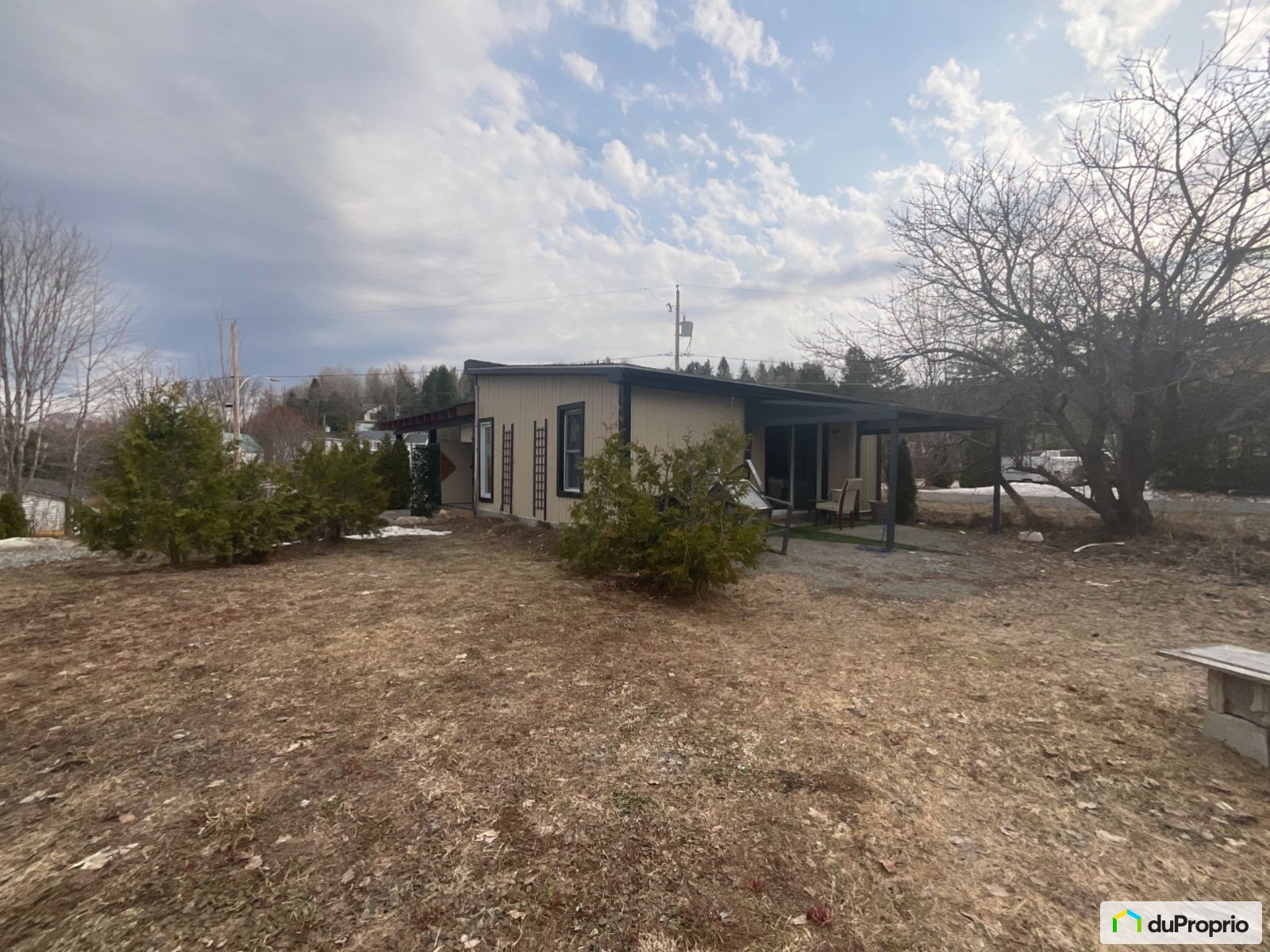 Commercial / Appartement à vendre MontBlanc (StFaustinLacCarré