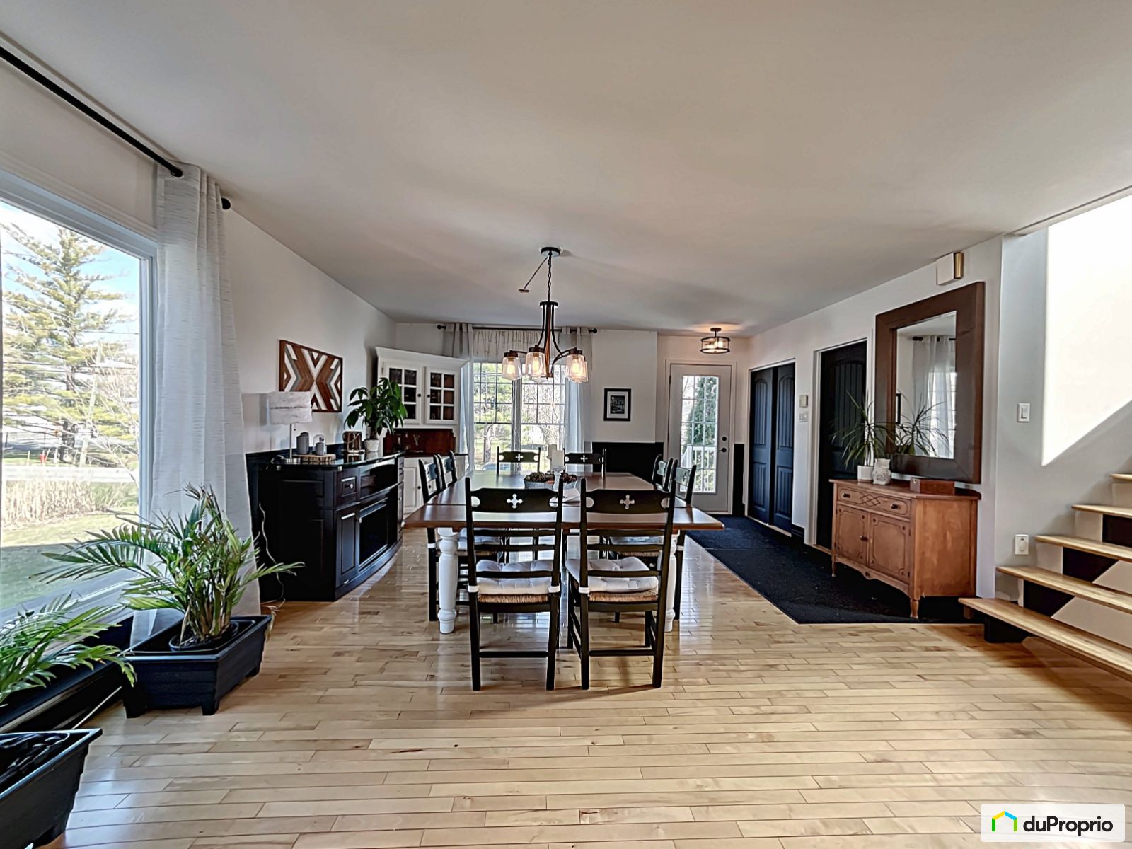 Maison 2 étages à vendre Carignan 4 chambres 2 salles de bain 1040533