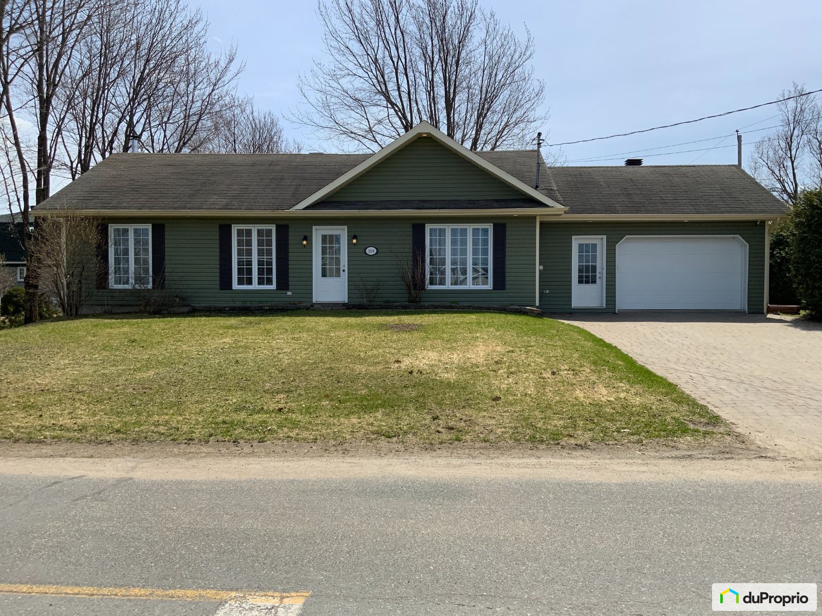 Bungalow for sale StLambertDeLauzon 4 bedrooms 1 bathroom 1041402