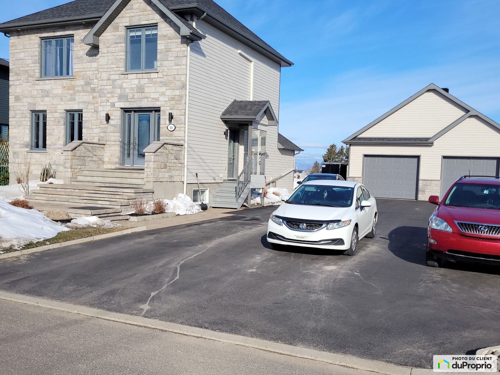 Maison 2 étages à vendre BerthierSurMer 4 chambres 1 salle de bain