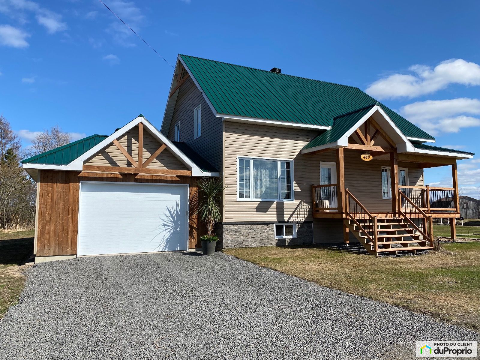 Fermette à vendre SteCecileDeLevrard 5 chambres 2 salles de bain 948026