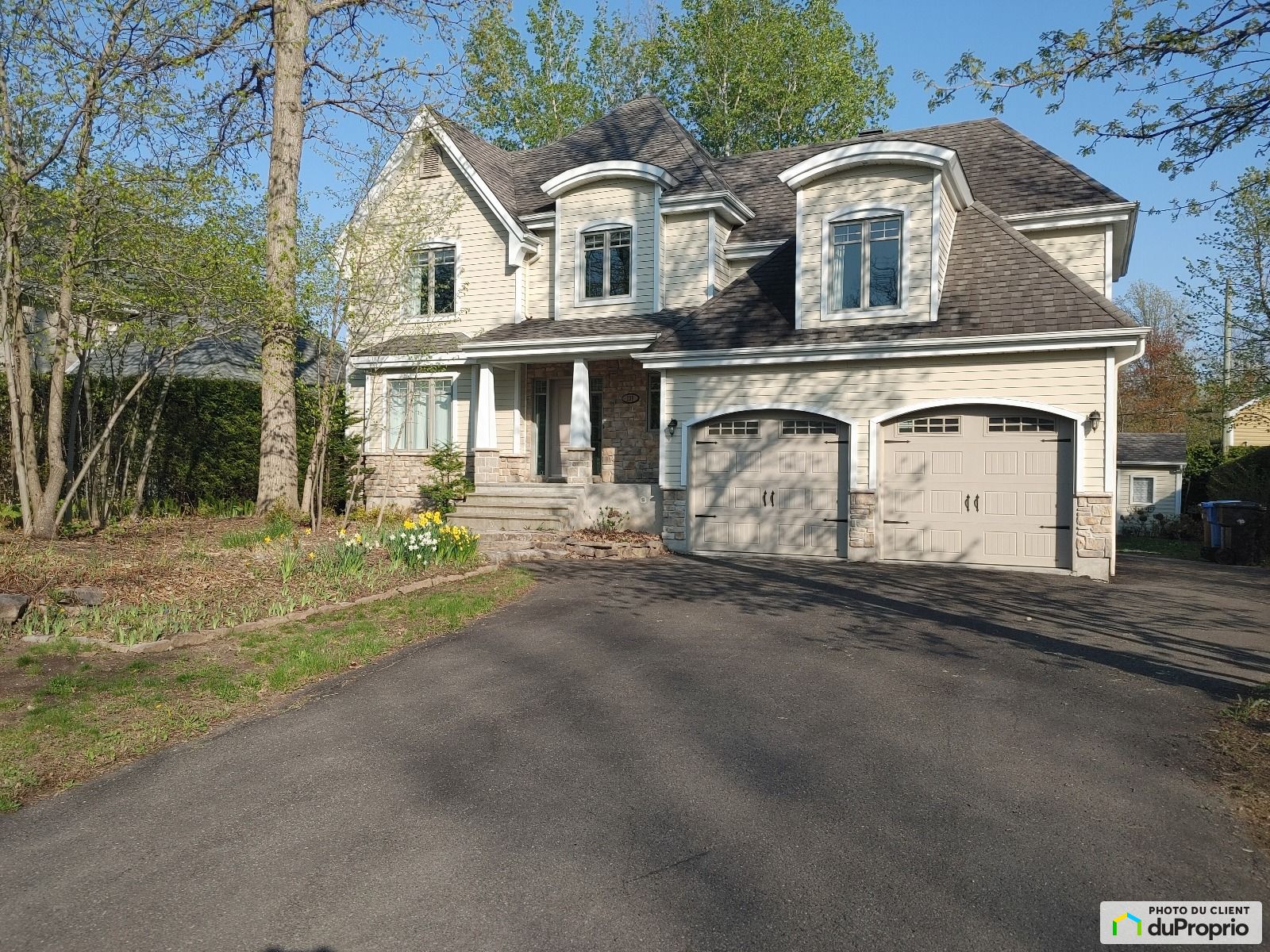 2 Storey for sale Carignan 5 bedrooms 2 bathrooms 1005168