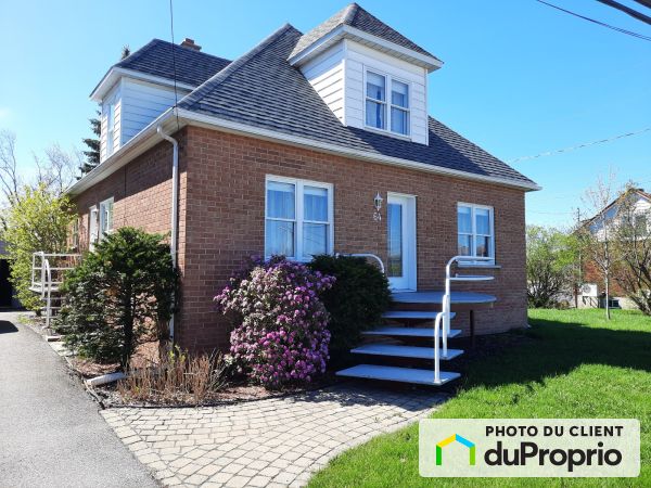 Summer Front - 64 rue Eastern, Salaberry-De-Valleyfield for sale
