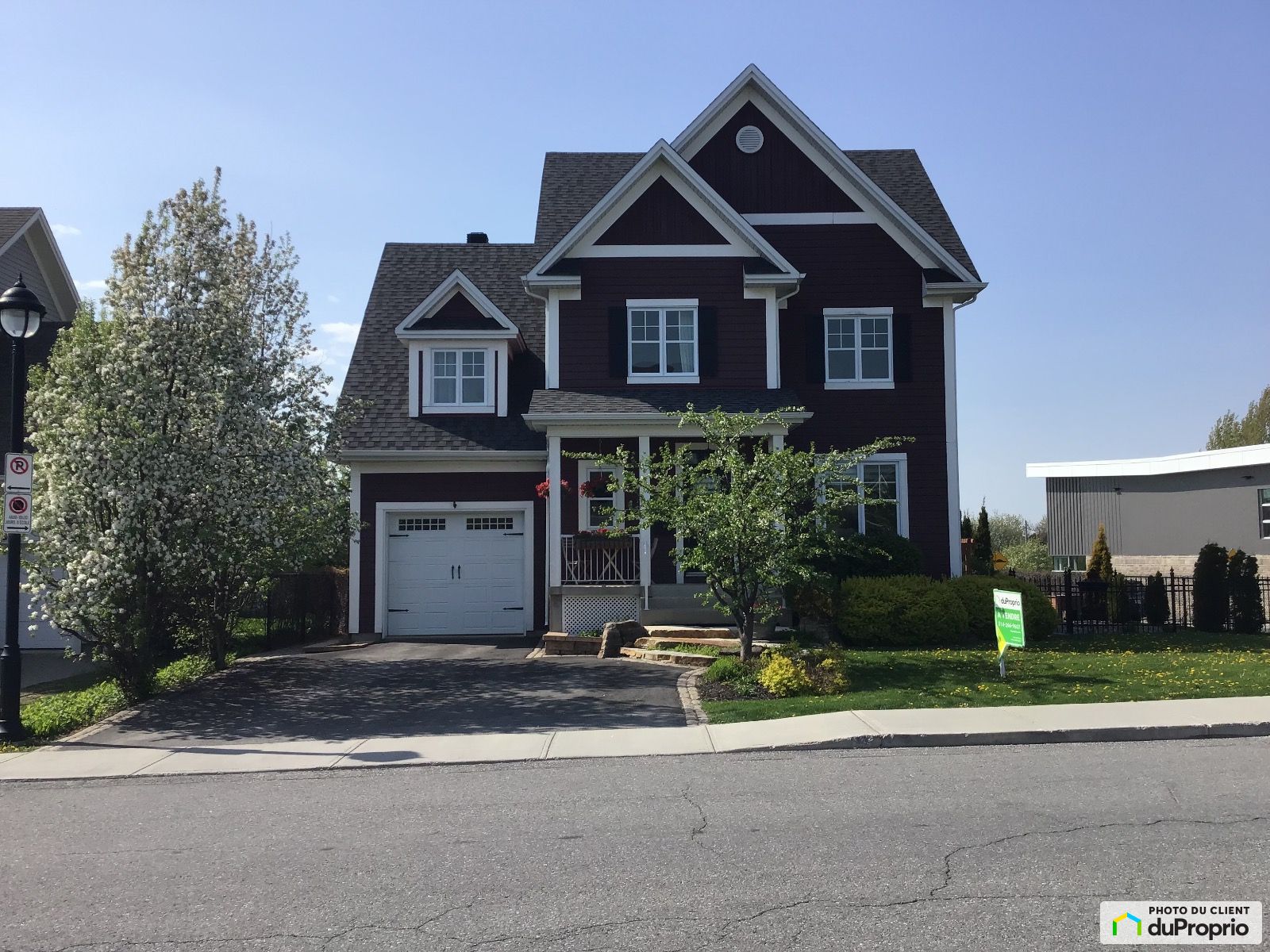 2 Storey for sale MontStHilaire 5 bedrooms 2 bathrooms 1030066