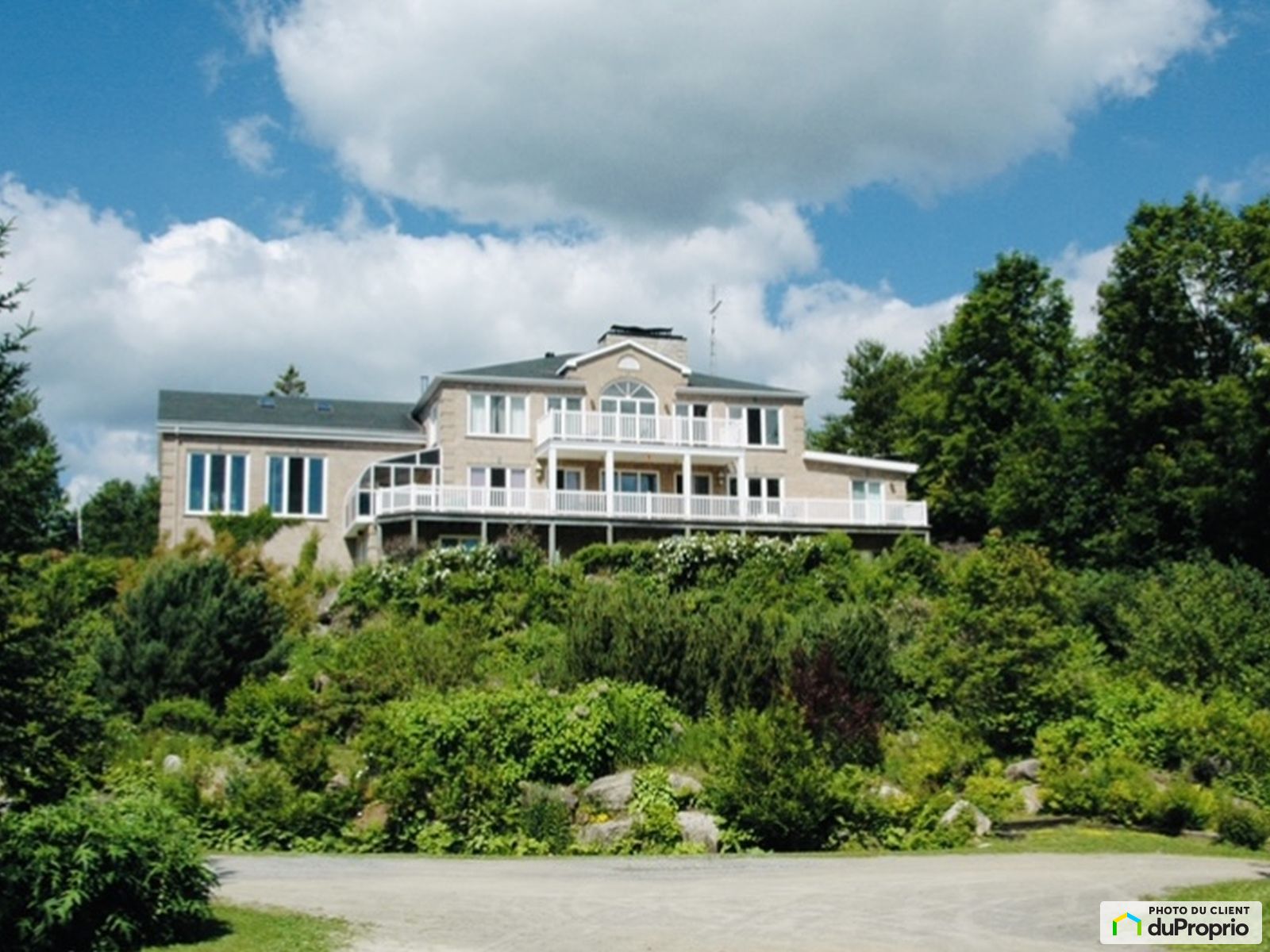 Maison 2 étages à vendre WentworthNord 6 chambres 5 salles de bain