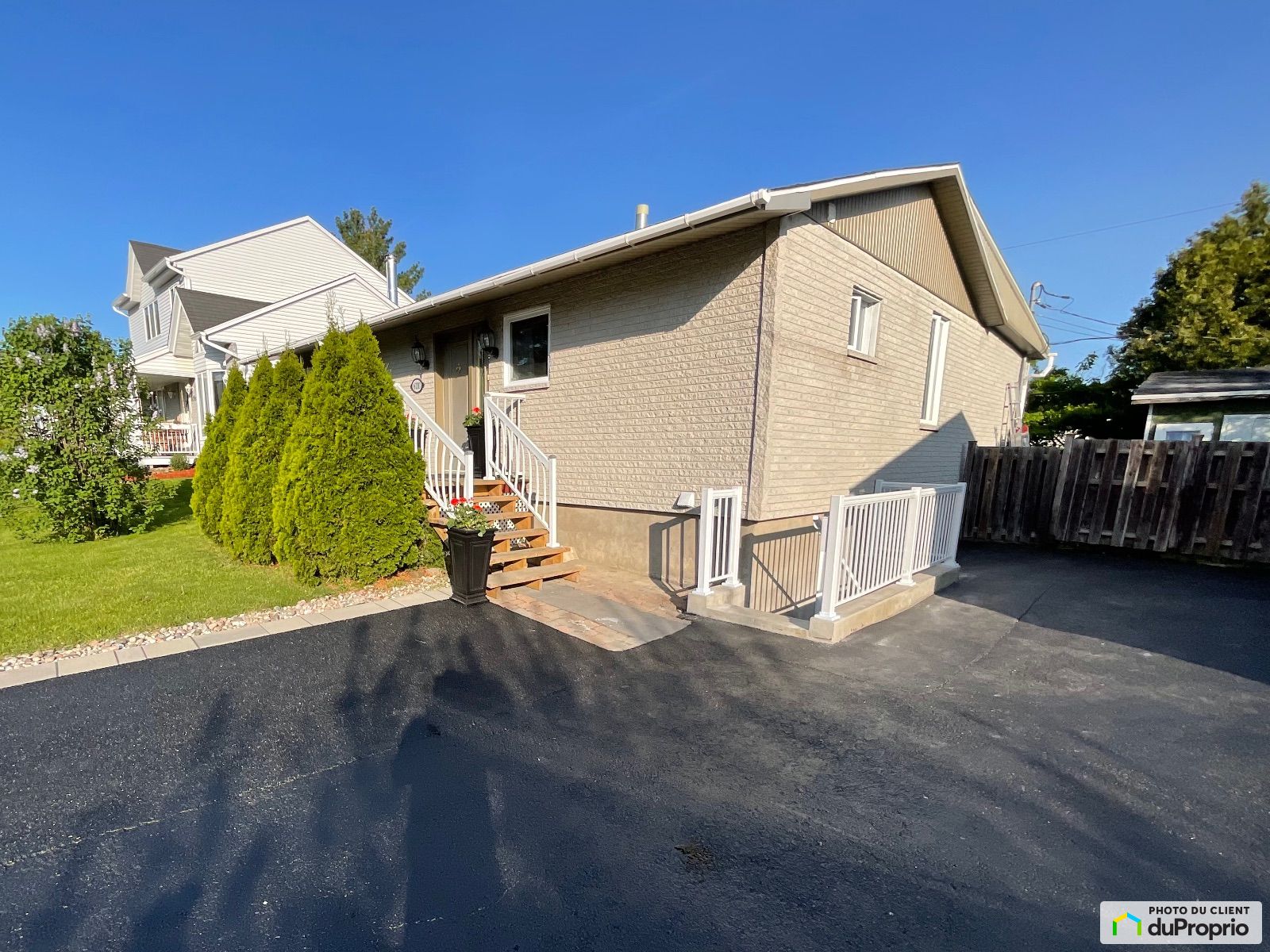 Maison bigénération à vendre Brossard 5 chambres 2 salles de bain 1040771