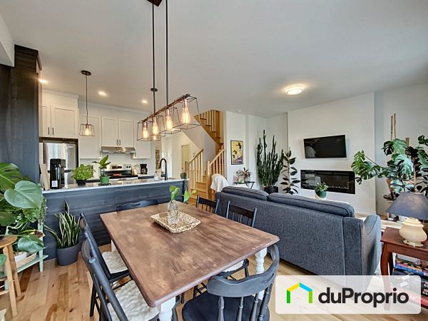 Dining Room / Living Room - 1862 rue des Gerardies, St-Lazare for sale