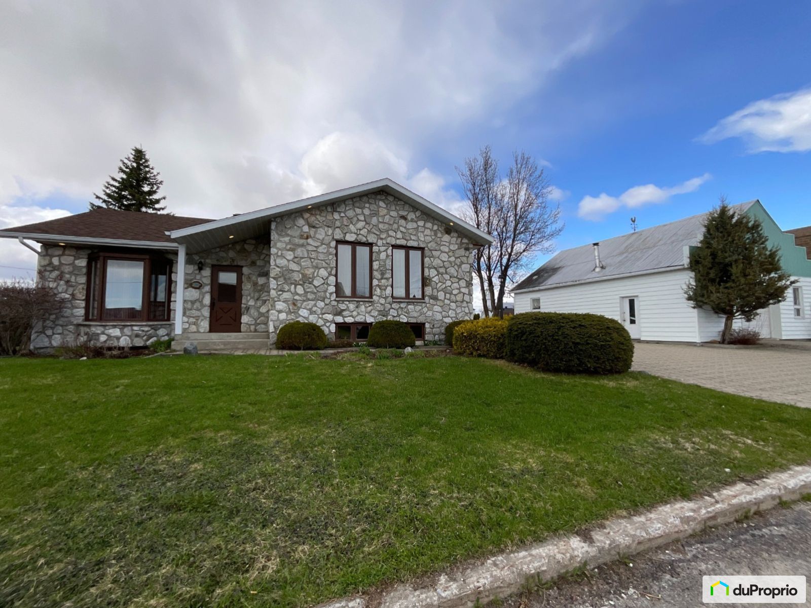 Bungalow à vendre Albanel 4 chambres 2 salles de bain 1042187