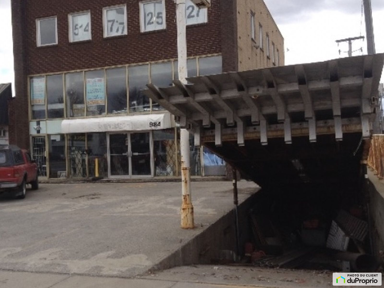 984 Boulevard Cure Labelle — photo 1