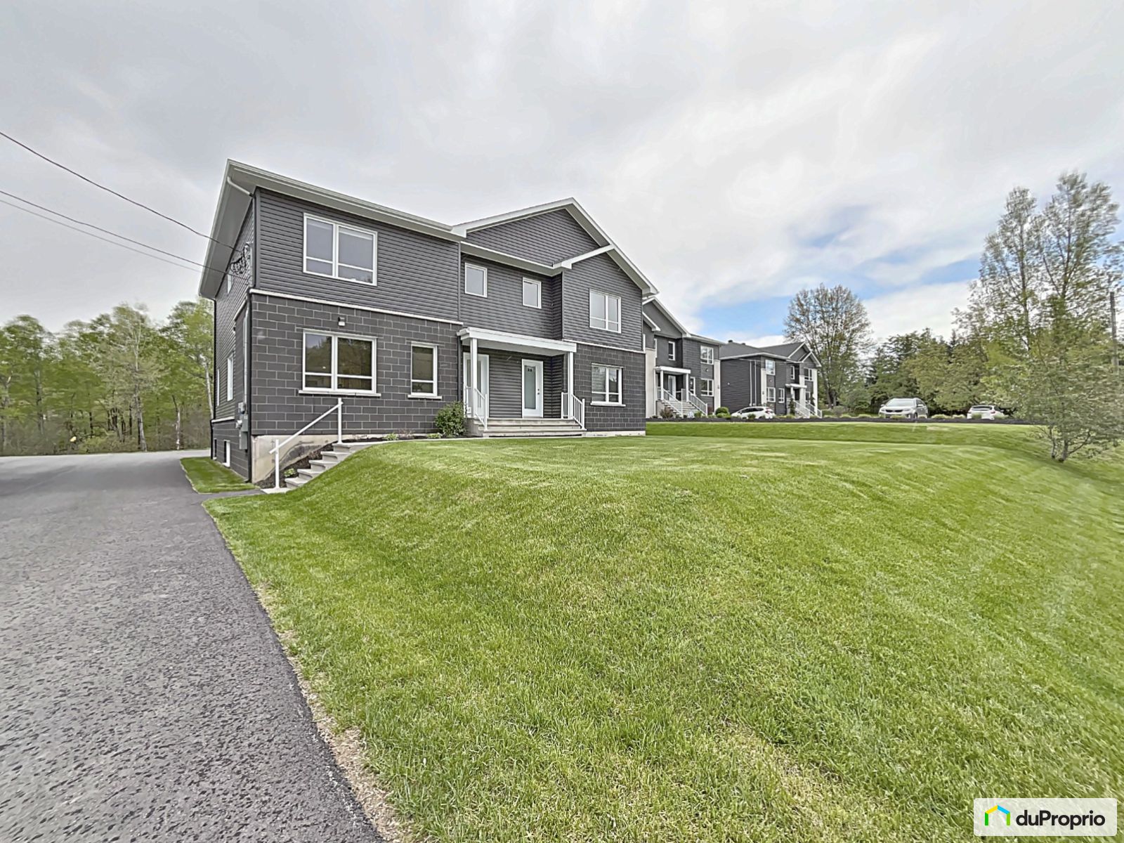 Duplex à vendre Sherbrooke (Lennoxville) 3 chambres 1043546