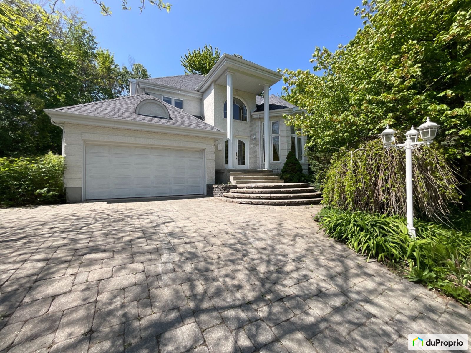 Maison 2 étages à vendre Blainville 5 chambres 2 salles de bain 1044577