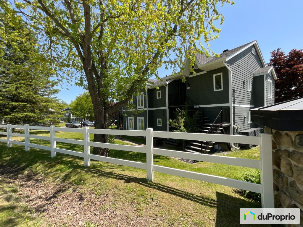 Condos, maisons à vendre, LacBrome