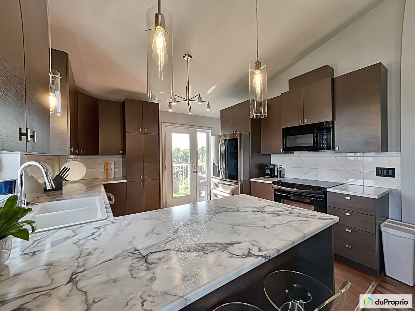 Condo à vendre DeuxMontagnes 2 chambres 1 salle de bain 1044982