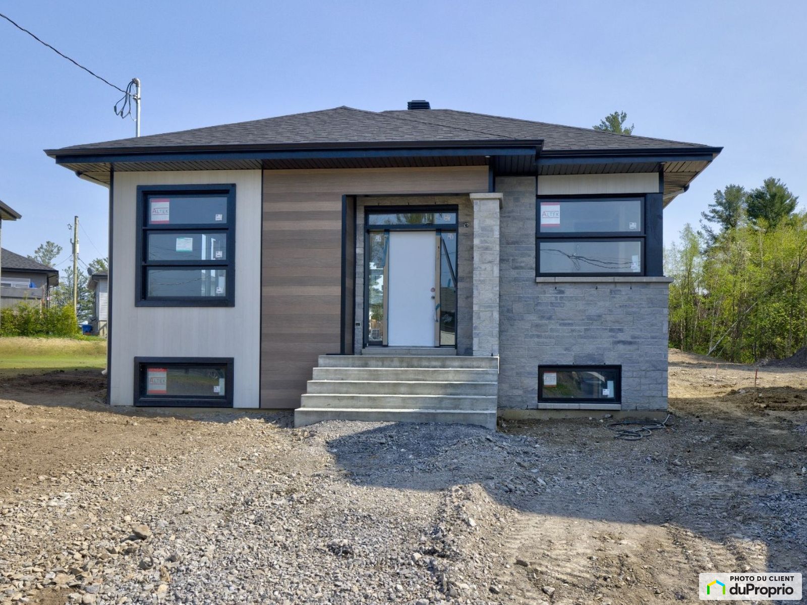 Bungalow neuf à vendre SteClotildeDeChateauguay 2 chambres 1027128