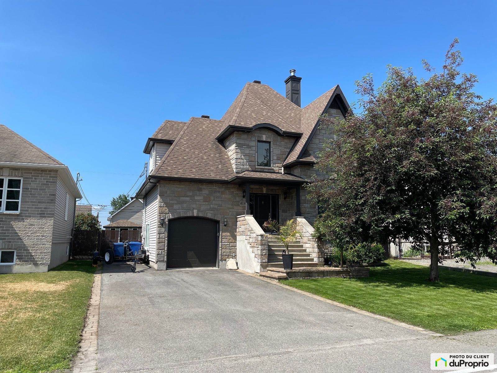 Maison 2 étages à vendre PointeCalumet 4 chambres 2 salles de bain 1036805