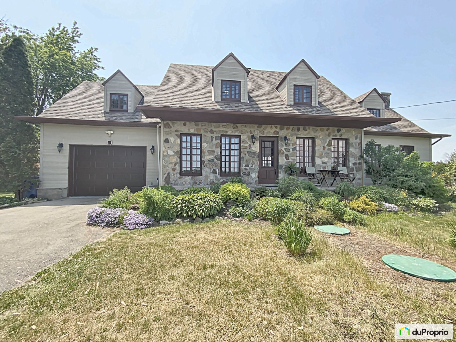 Maison à un étage et demi à vendre StClet 3 chambres 2 salles de bain