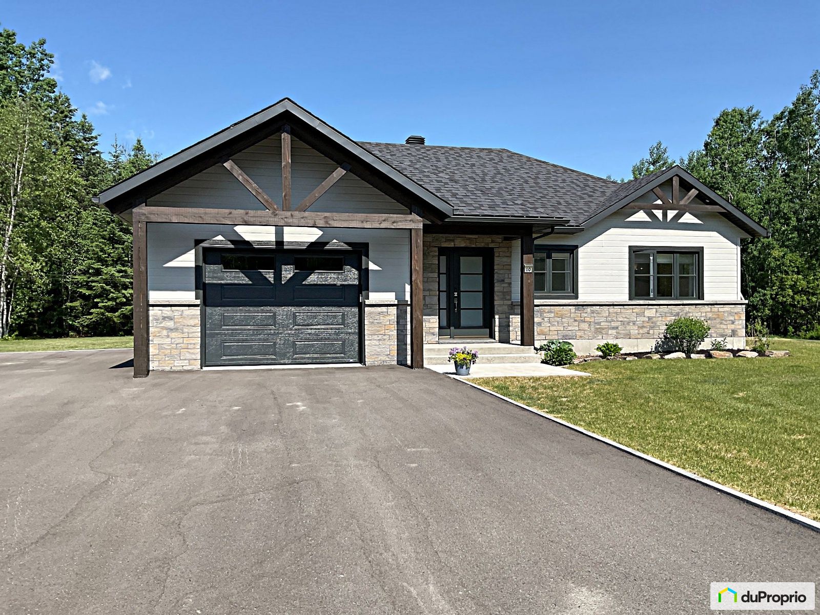 Bungalow à vendre StJeanDeMatha 2 chambres 1 salle de bain 1045018