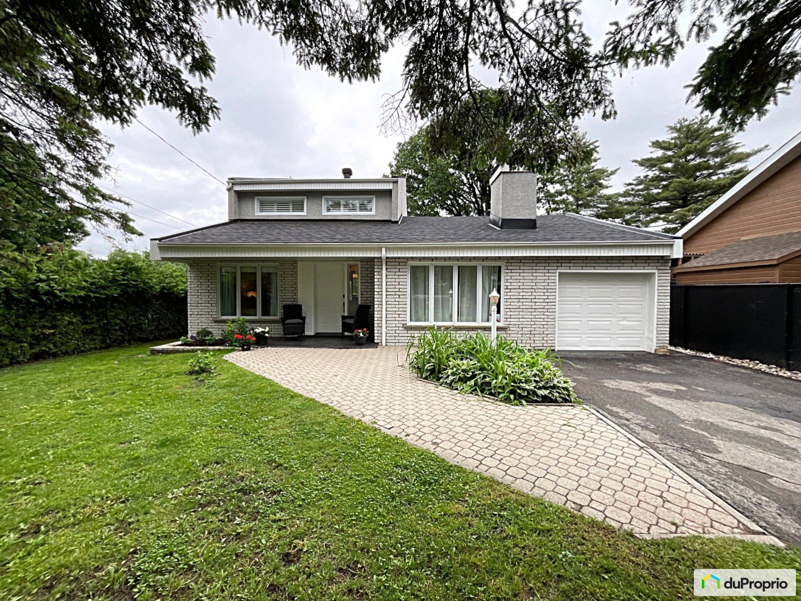 Maison 2 étages à vendre Boisbriand 2 chambres 1 salle de bain 1045455