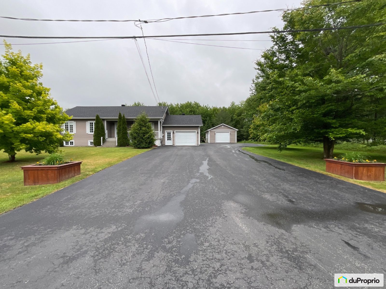 Maison bigénération à vendre Granby 2 chambres 2 salles de bain 1045479