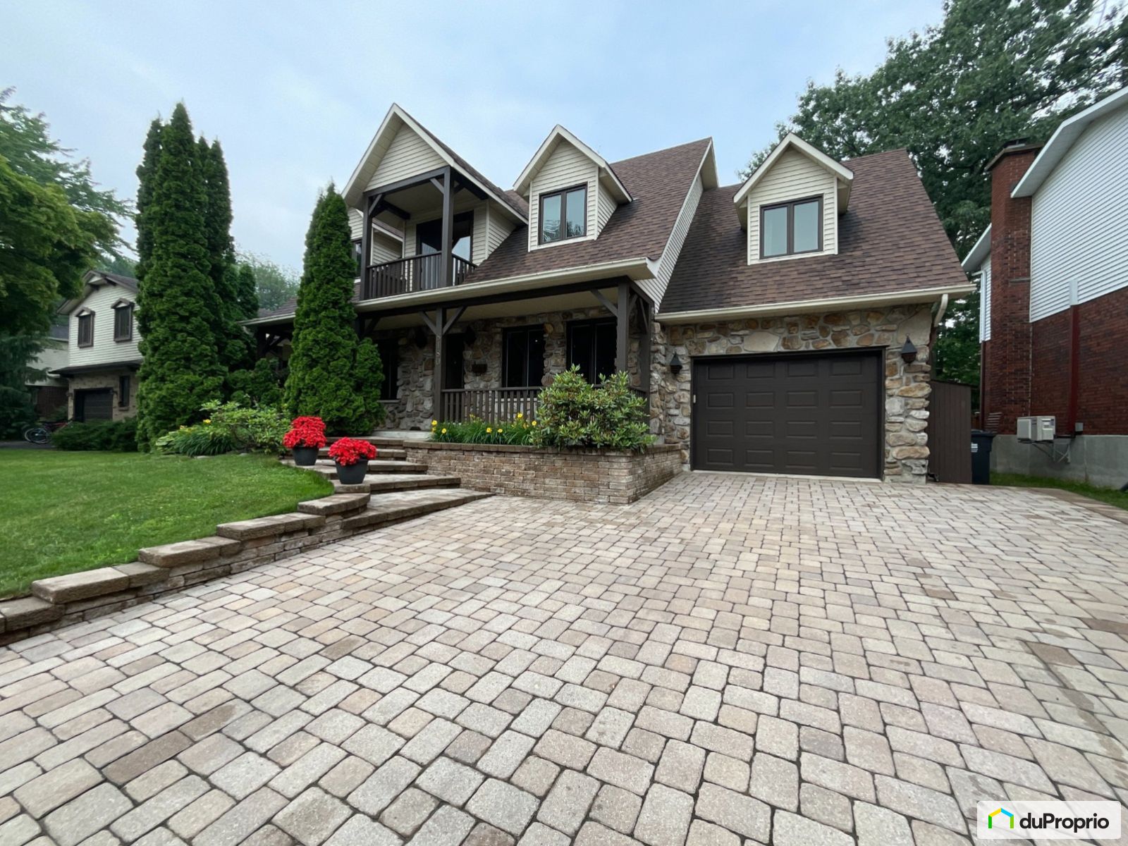 Maison 2 étages à vendre Brossard 4 chambres 2 salles de bain 1045804
