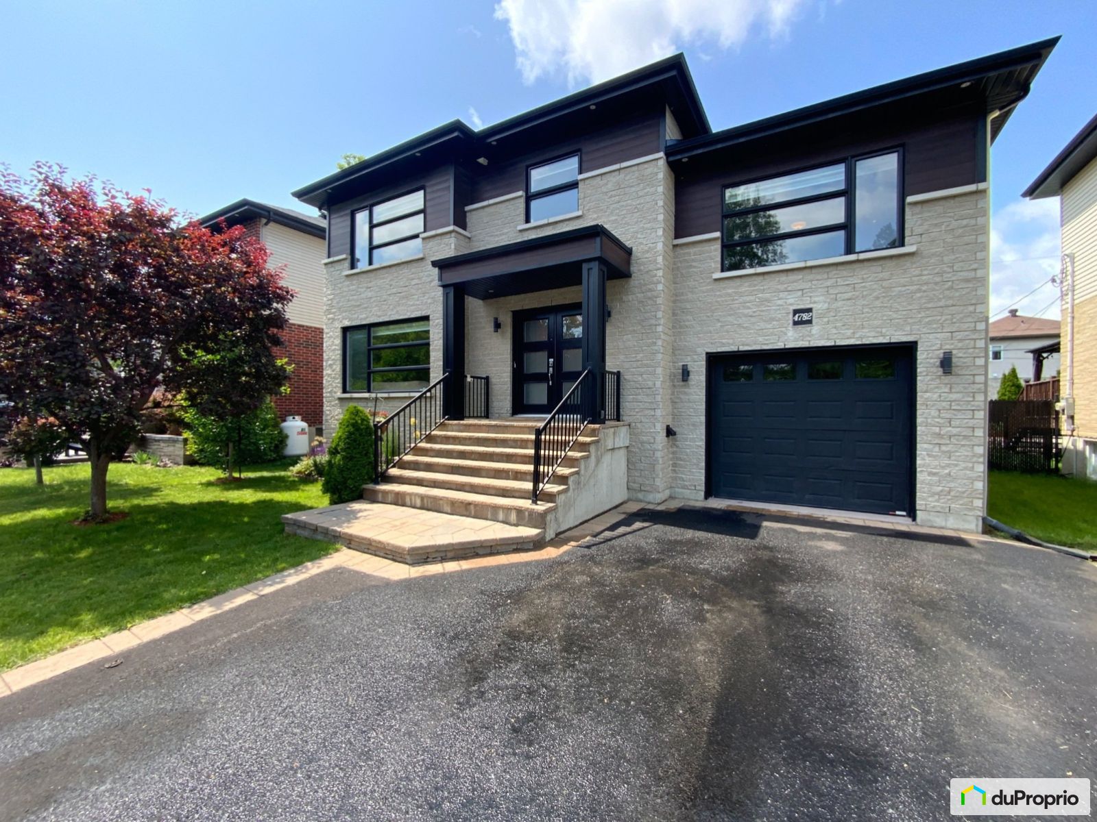 Maison 2 étages à vendre Longueuil (StHubert) 5 chambres 1045831