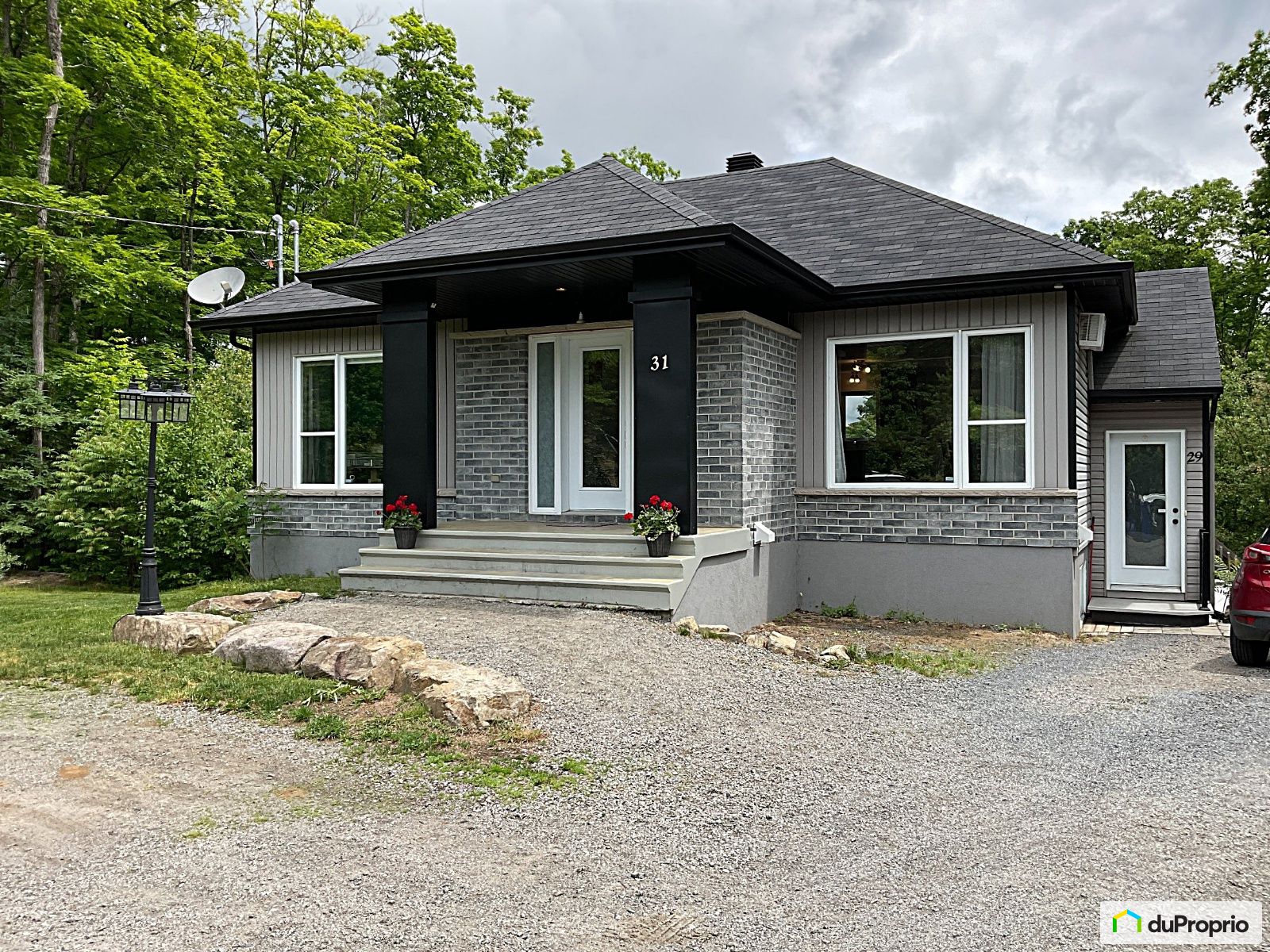 Duplex à vendre StHippolyte 4 chambres 2 salles de bain 1045903