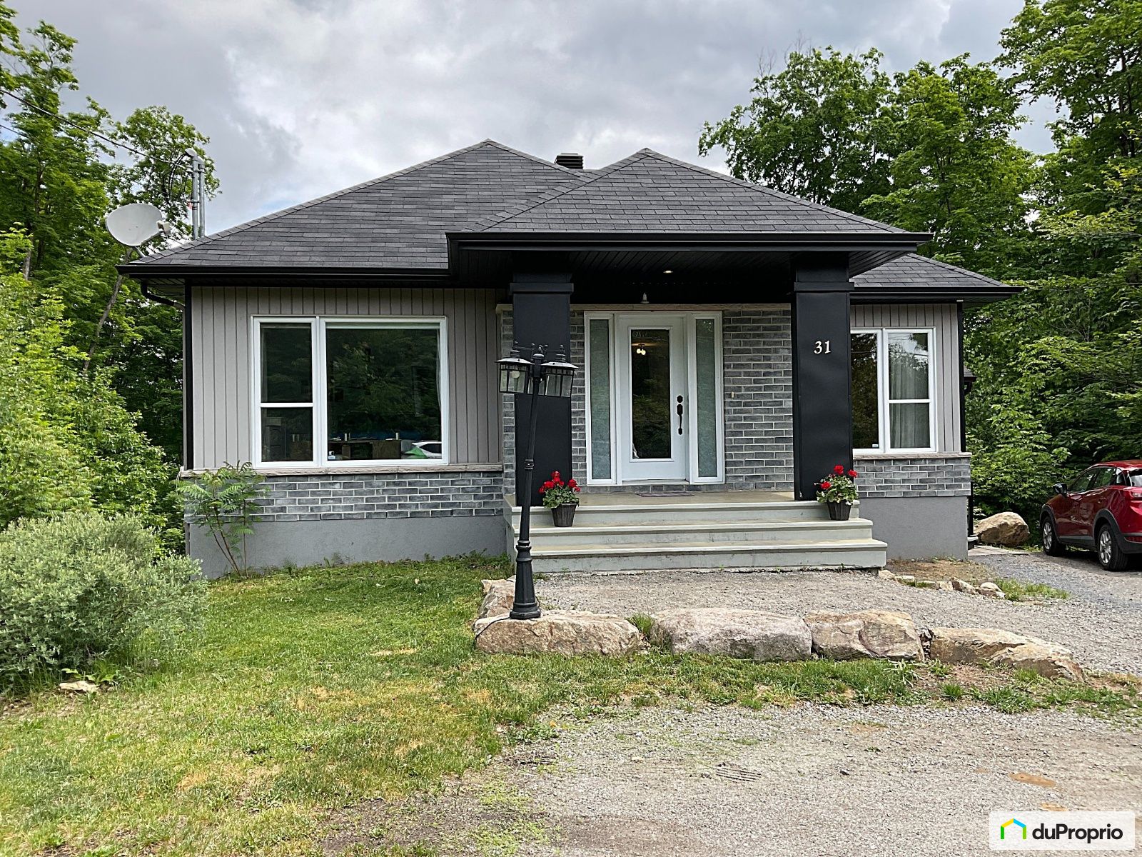 Duplex à vendre StHippolyte 4 chambres 2 salles de bain 1045903